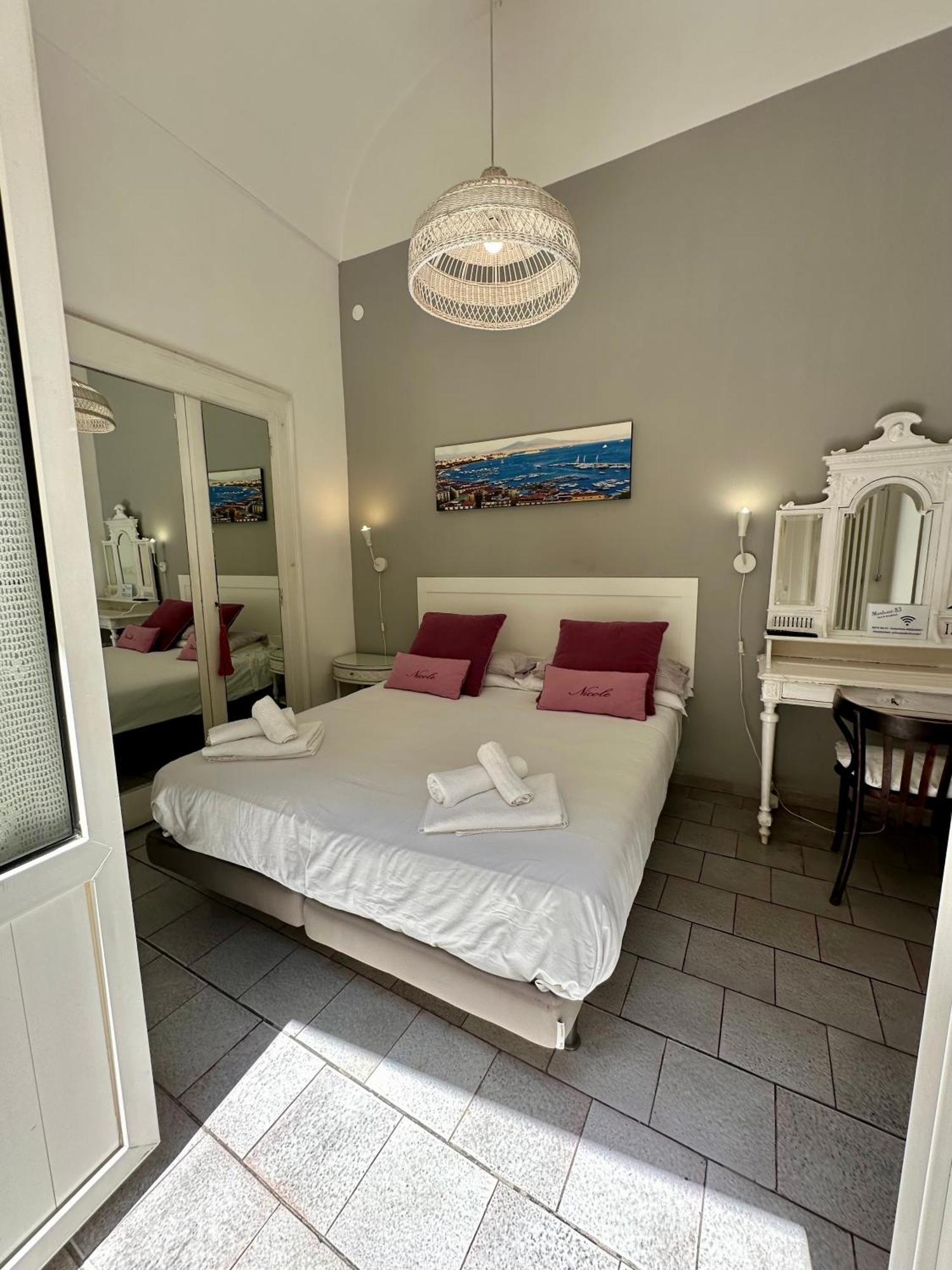 Martucci 83 Bed & Breakfast Napoli Bagian luar foto