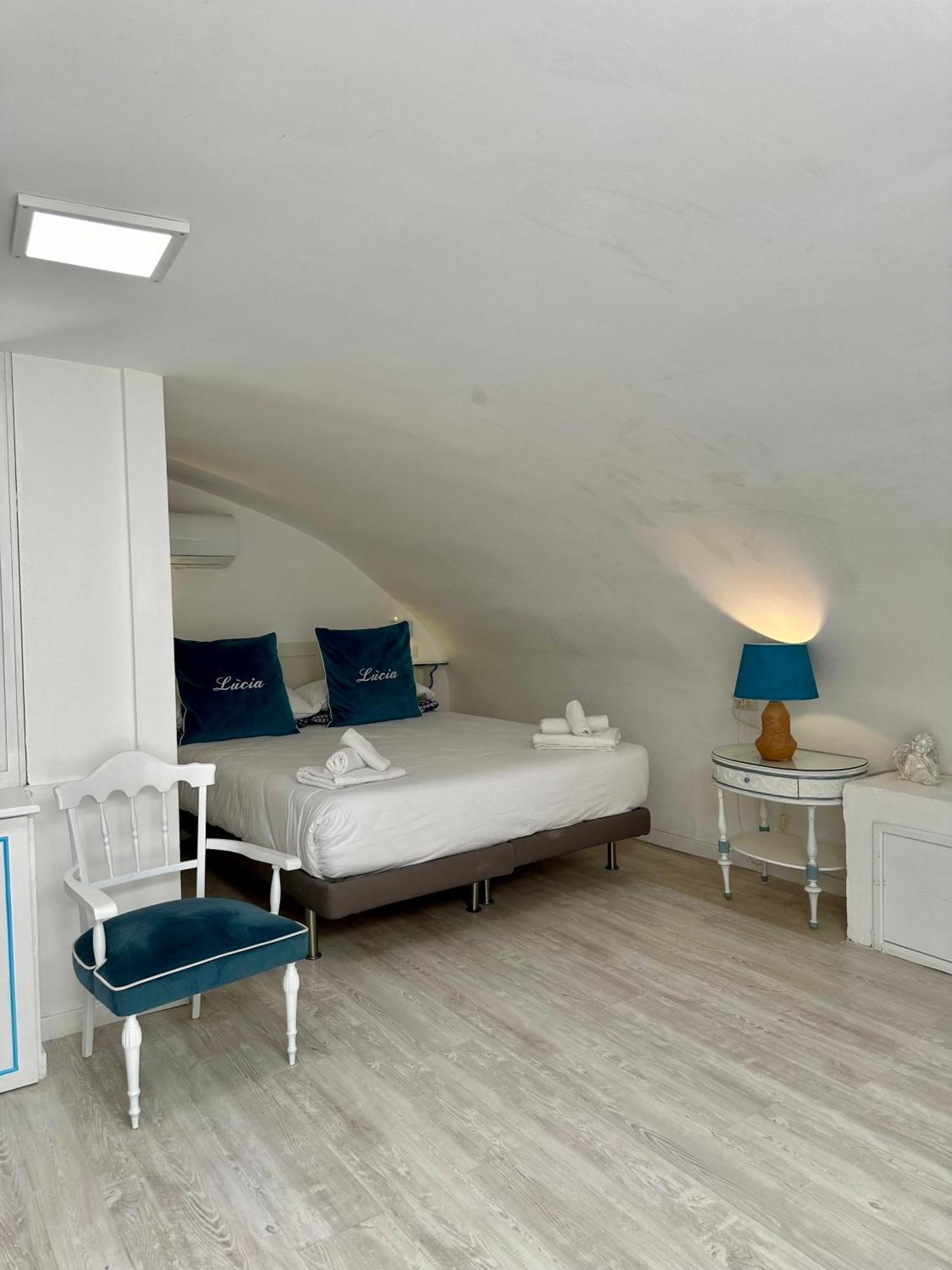 Martucci 83 Bed & Breakfast Napoli Bagian luar foto